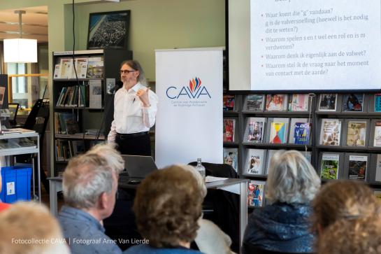 Jean Paul Van Bendegem spreekt tijdens zijn lezing.